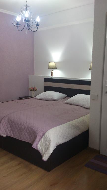 Guest House Madonna Tbilisi Bagian luar foto
