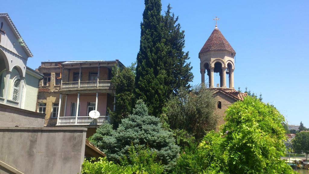Guest House Madonna Tbilisi Bagian luar foto