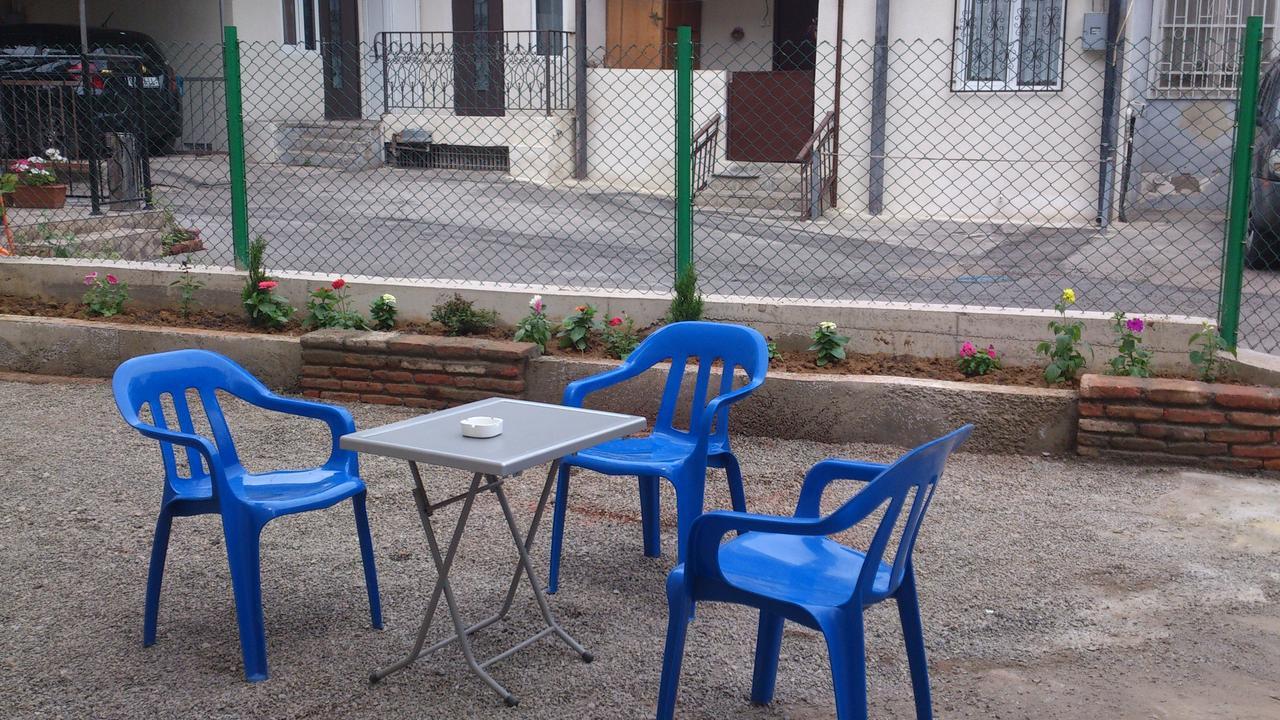 Guest House Madonna Tbilisi Bagian luar foto