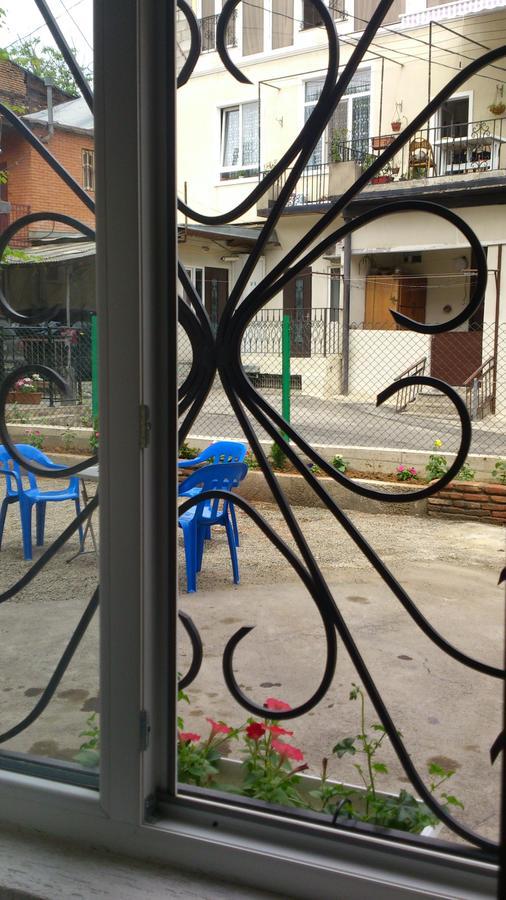 Guest House Madonna Tbilisi Bagian luar foto