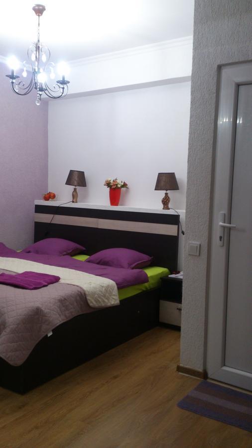 Guest House Madonna Tbilisi Bagian luar foto