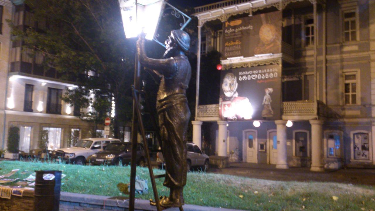Guest House Madonna Tbilisi Bagian luar foto